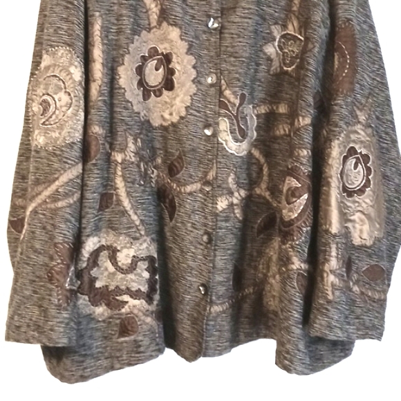 Maggie Barnes Appliqué Fully Lined Coat in Size 4X - Picture 3 of 6